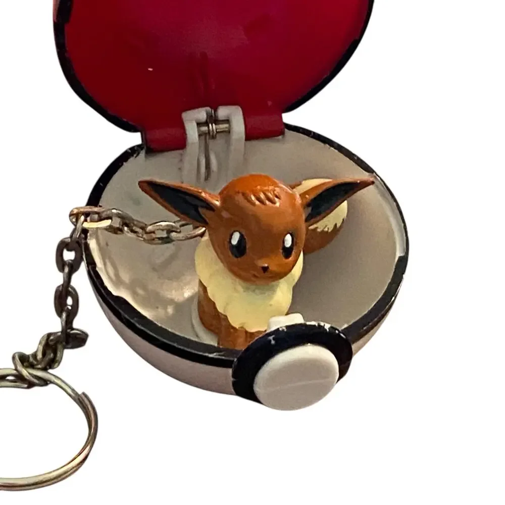 Vintage 1999 EEVEE POKEMON Pokeball Keychain Original Nintendo Collectible Toy